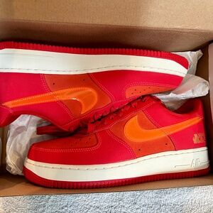UNISEX - NEW Air Force 1 07 LV8 University Red Crimson (men size 7.5/9 women)